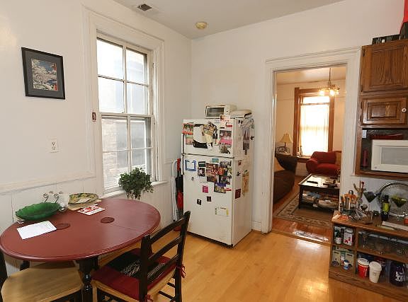 4th image of 1435 N Bosworth Ave #F4