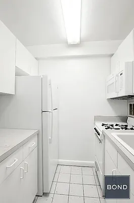 Rented by Bond New York | media 9