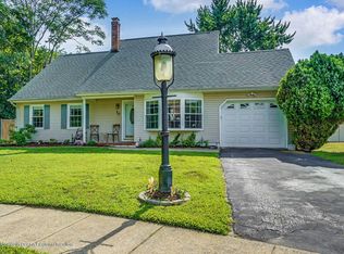 10 Barry Ln, Hazlet, NJ 07730