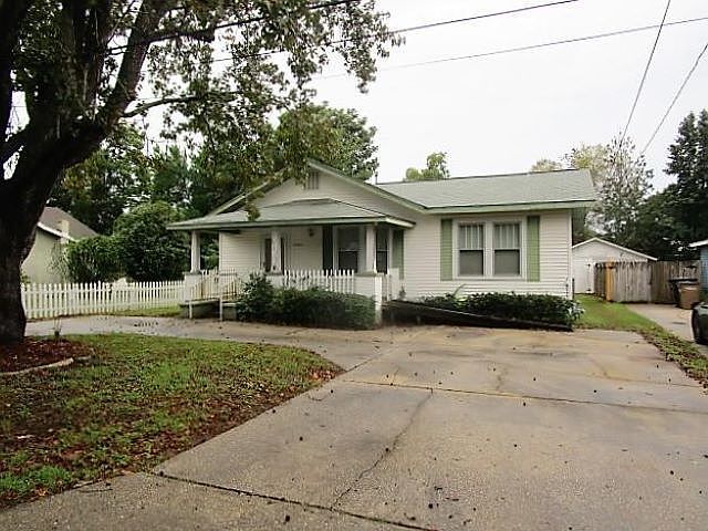 1st image of 2909 E Gonzalez St