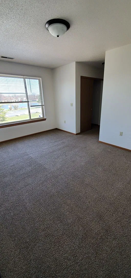 N113 W16941 Murillo Dr. — Photo 4