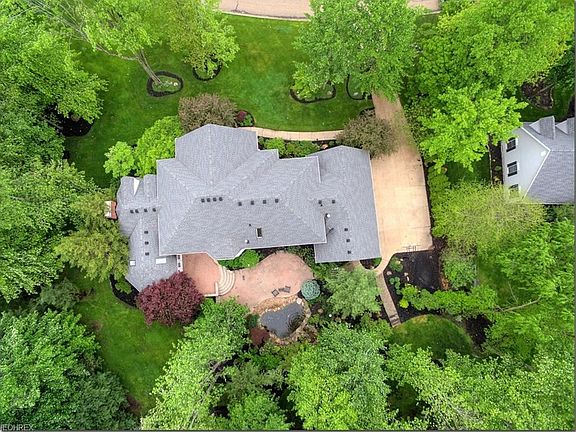 2nd image of 1739 Royal Oaks Cir