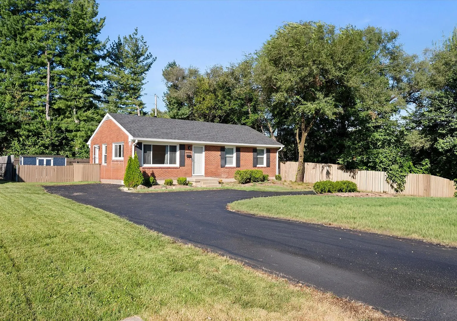 2500 Browns Lane — Photo 2