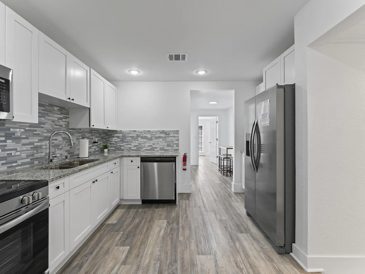 4 bed, 3.0 bath, 2000 sqft, $871 — Photo 4