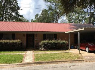 310 Elliott St, Center, TX 75935