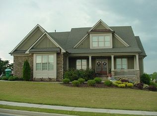 206 Misty Grove Dr, Loganville, GA 30052