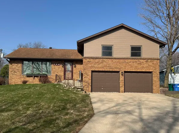 422 Sunny Lane St, Denver, IA 50622