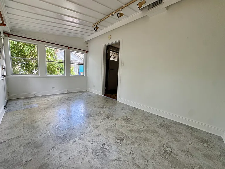 209 Audubon St — Photo 12