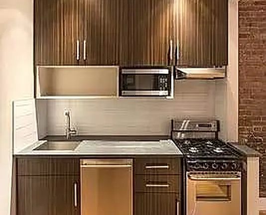 3rd image of 515 W 47th St APT 5A