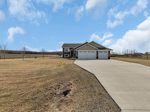 2nd image of 24190 Crabapple Ct