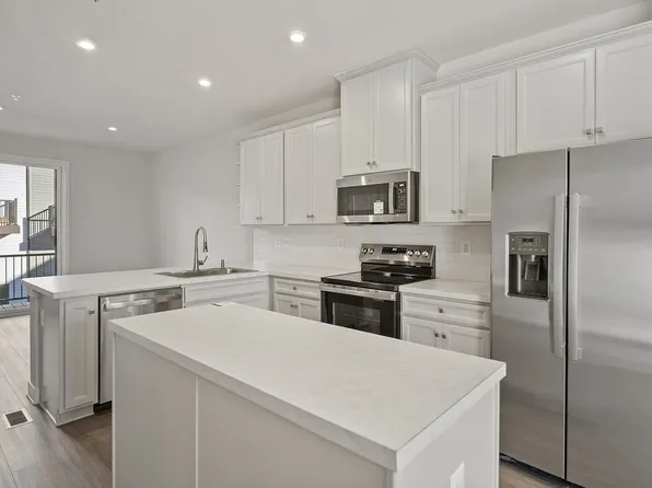 837 Lennox St, Baltimore, MD 21217