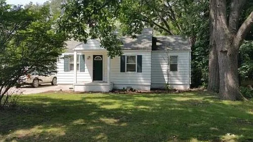 21175 Seminole St Photo 1