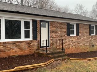 139 Washington Ave, Mount Airy, NC 27030