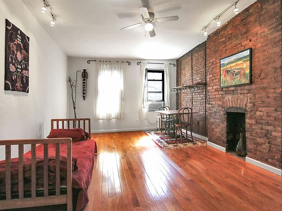 5th image of 426 W 46th St APT 4D