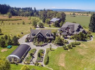 18562 Swanson Ln, Mount Vernon, WA 98273