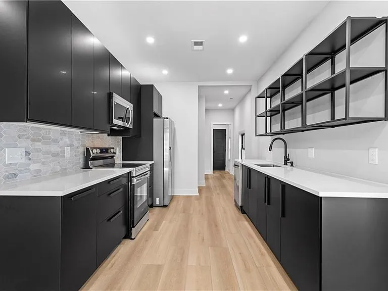 646 Robert St NW — Photo 10