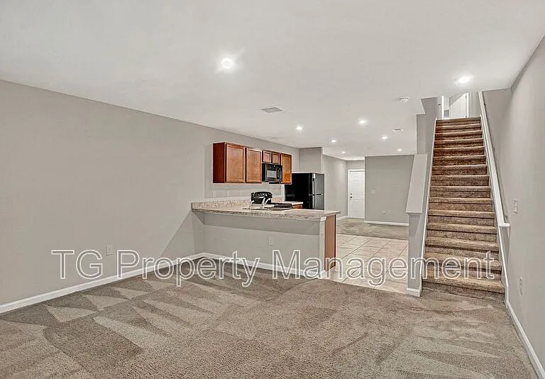 5958 Creekside Crossing Dr — Photo 8
