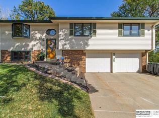 5725 N 116th Cir, Omaha, NE 68164