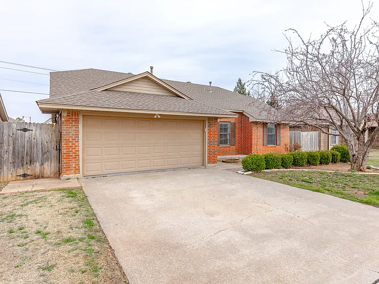 10304 Southridge Ter — Photo 1