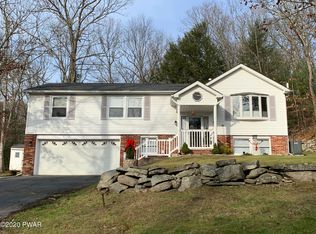106 Oak Ct, Milford, PA 18337