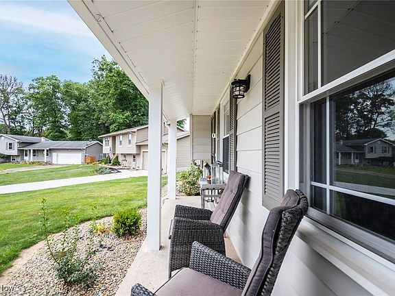 3rd image of 2188 Penny Ln