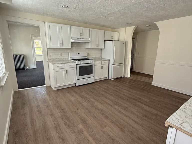 75 Kelsey St #2 — Photo 3
