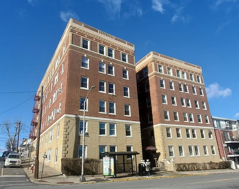 1 bed, 640 sqft, $1,800 — Photo 1