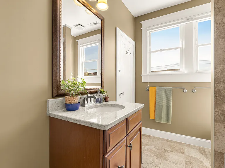 1407 Decatur St NW — Photo 16