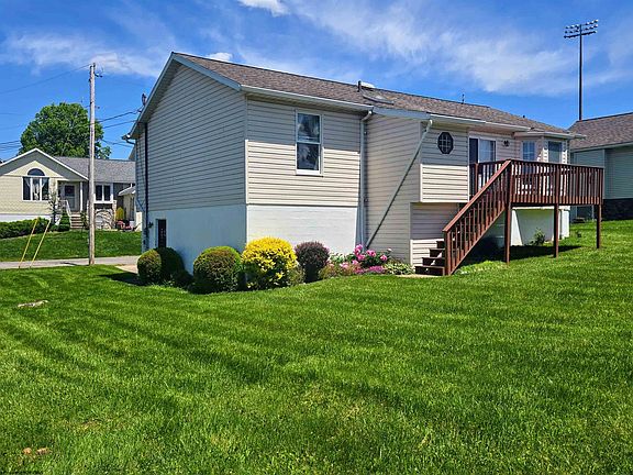 2nd image of 2 Hawley Ln