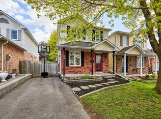 33 Overbank Dr, Oshawa, ON L1J 7X9