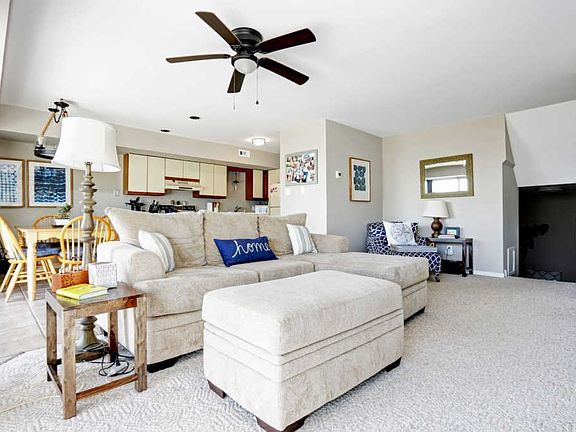 4th image of 821 Periwinkle Dr #821