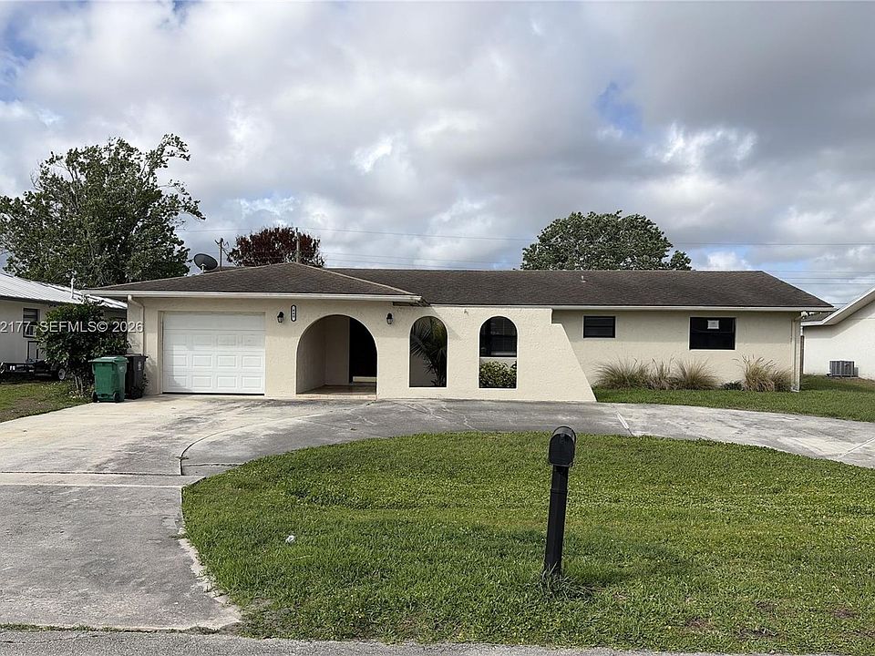 1st image of 440 SE Skipper Ln