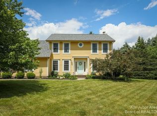 8952 E Stoneyfield Dr, Dexter, MI