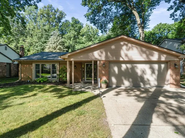 14489 Fairway St, Livonia, MI 48154