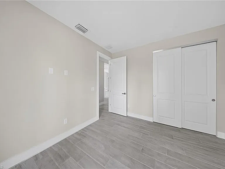 821 Moore Ave — Photo 27