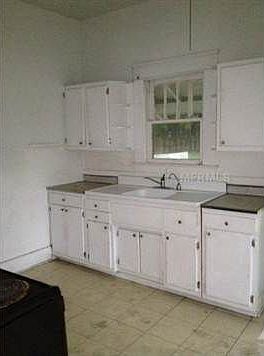 3rd image of 709 NE Oak St