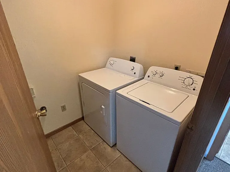 1825 Industrial St — Photo 12