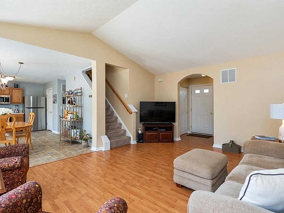 5th image of 36 Amelia Park Dr