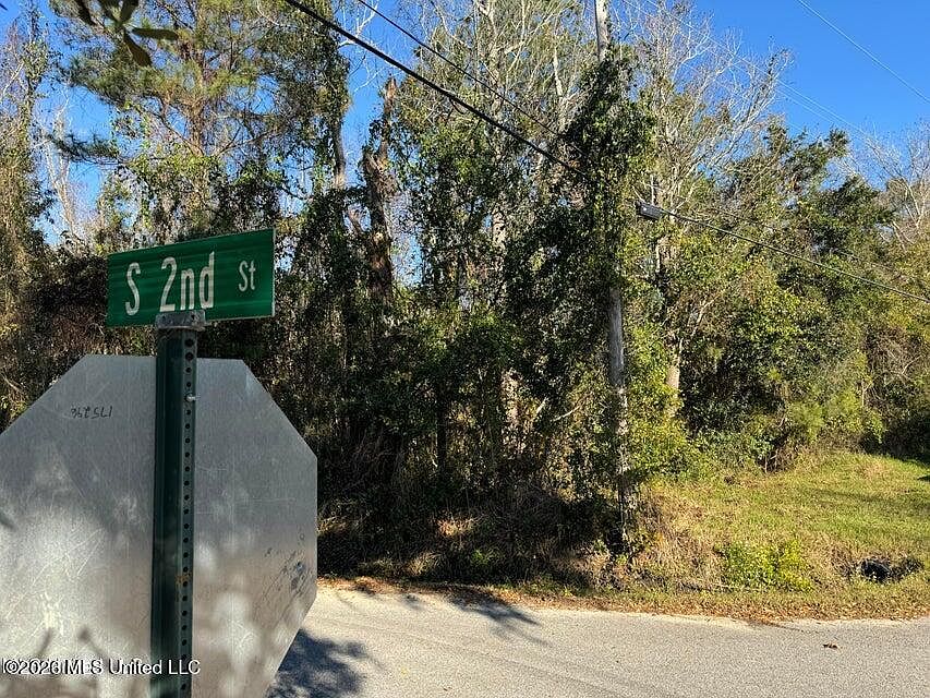 2nd image of Seacliff Blvd