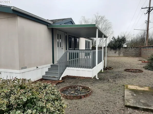 1000 E Central Ave Space 4, Sutherlin, OR 97479