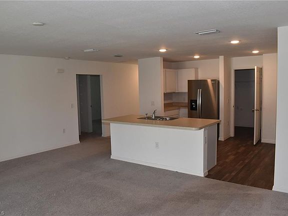 5th image of 2581 Rock Creek Dr