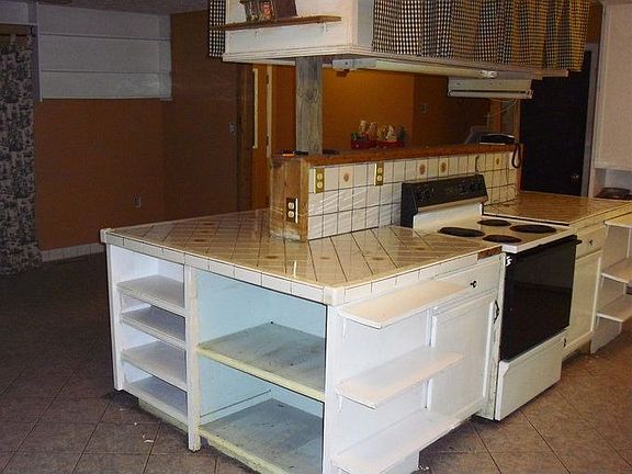 Center Island In Kitchen..kitchen Is Big