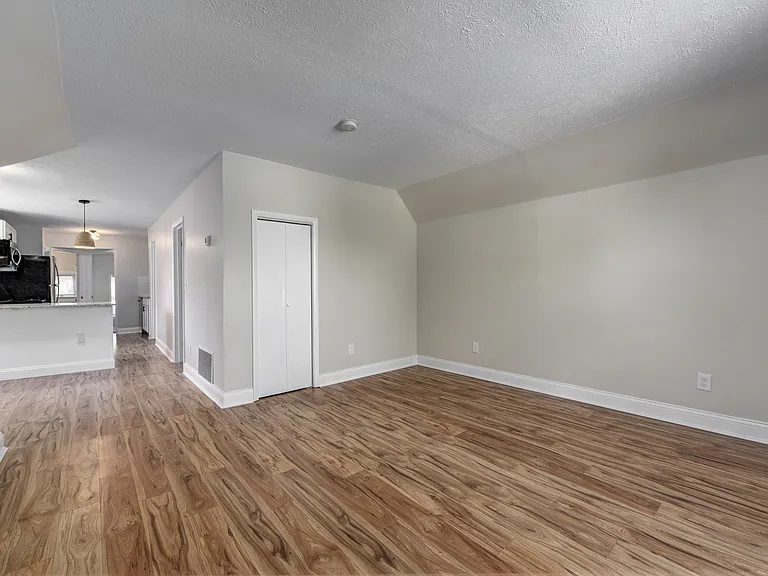 1603 Newman Ave #UP — Photo 10