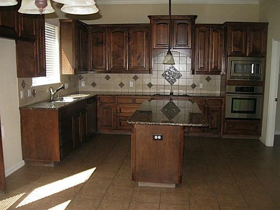 2nd image of 1903 Fountain Meadows Dr