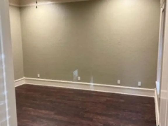 4th image of 1402 Clydesdale Way