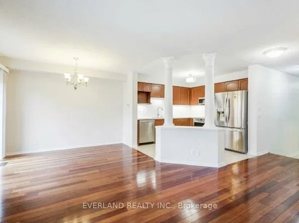 31 Marshview Ave, Aurora, ON L4G 7W5