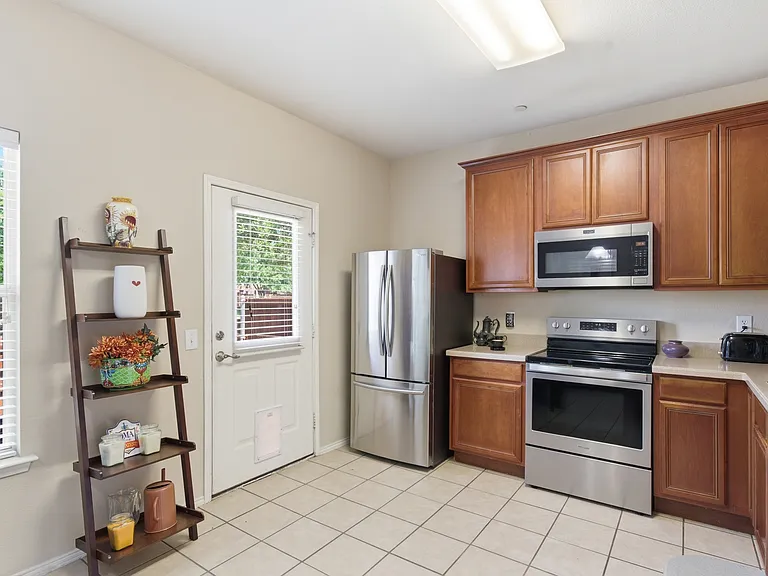7257 Rembrandt Dr — Photo 9