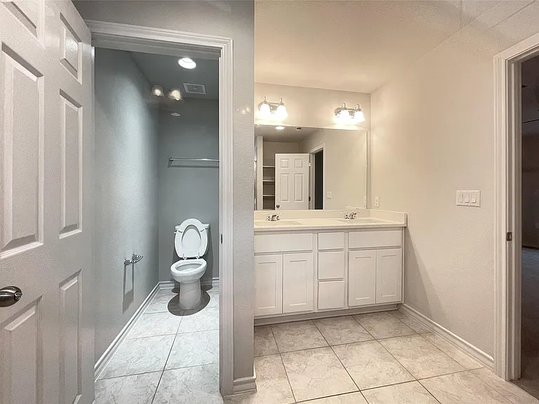 1602 Jacey Way — Photo 26