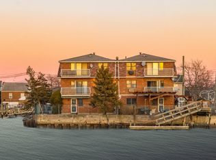 15750 95th St, Howard Beach, NY 11414