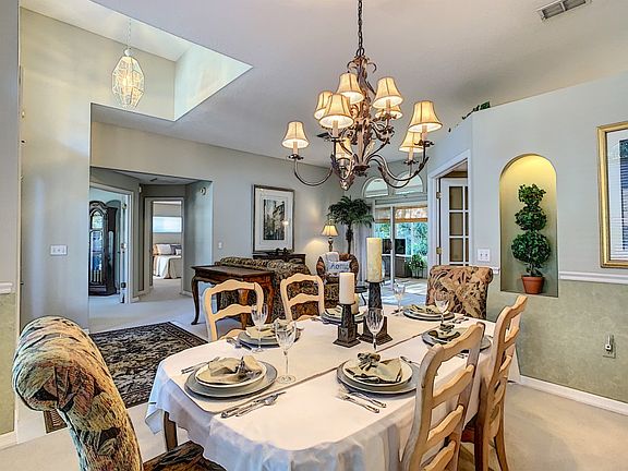 5th image of 221 Birdiewood Ct